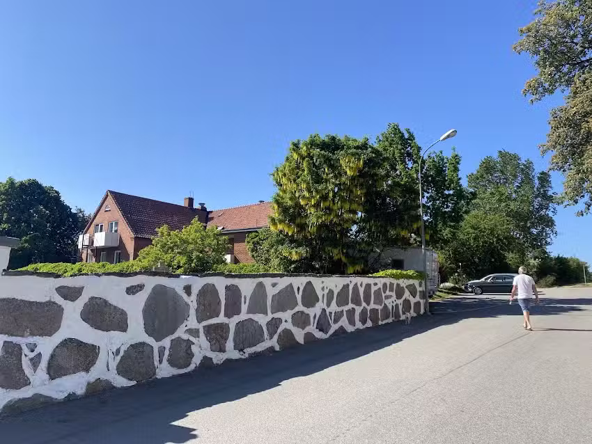 Seng og bøker i Österlen