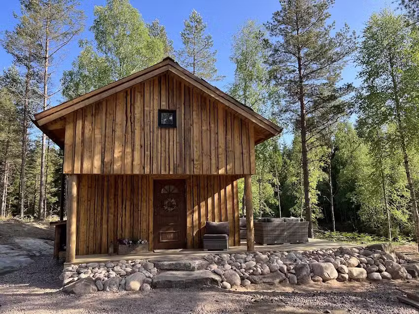 Bönabo Norrgård – naturovernatting i Smålandsskogen
