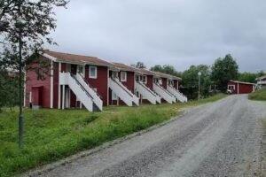 Gemeindezentrum Hamrafjället, Rotes Dorf