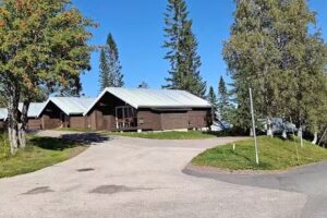 Bruna Byn Lindvallen