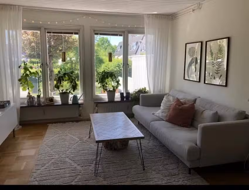 Nice accommodation with 4 bedrooms, parking and garden