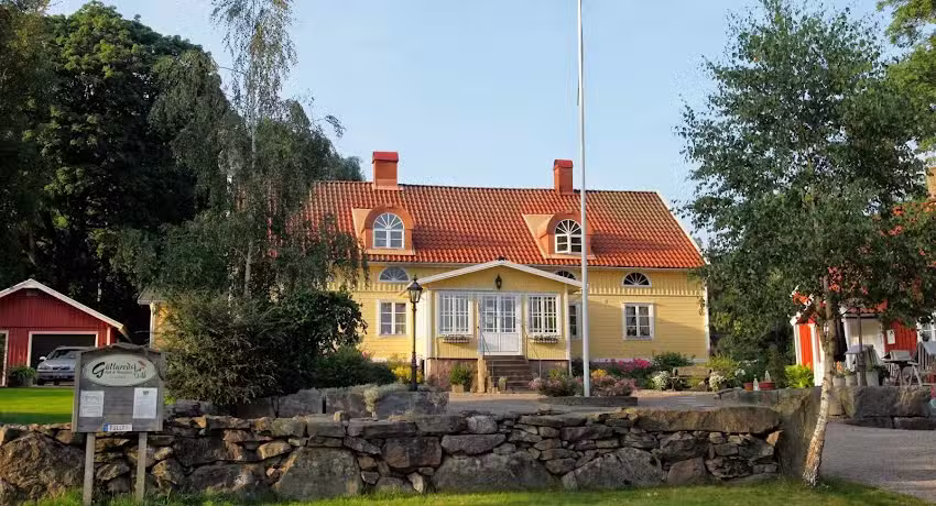 Gällared 710 – Bed & Kitchen