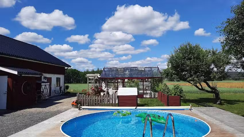 Gårdslägenhet vid Göta Älv nära Göteborg