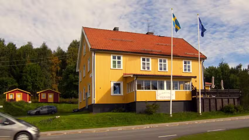 Den gule villaen, vertshuset i Glommersträsk