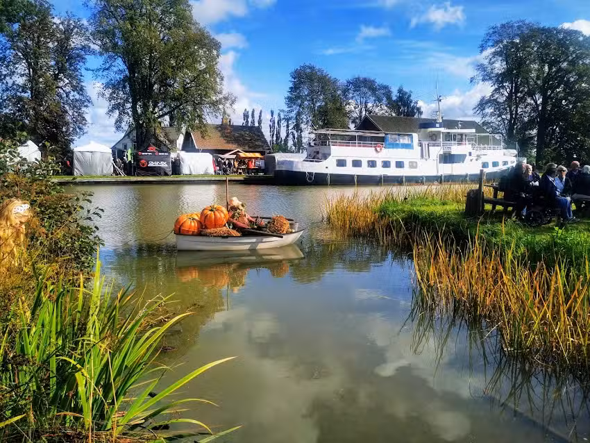 Hajstorp Lock Café & Hostel ved Göta Kanal