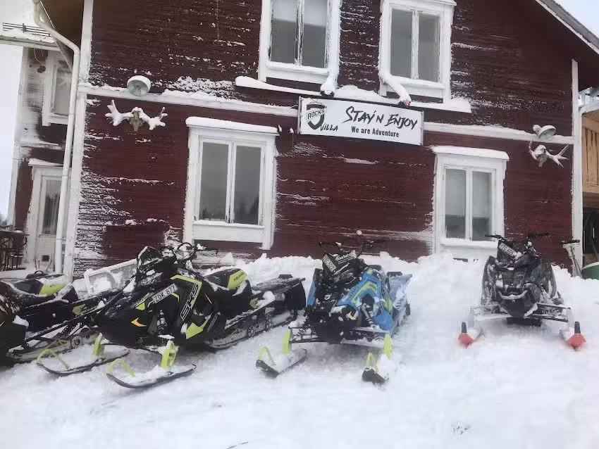 JRocksvilla B&B Snøscooter- og scooterhytte JRocks Adventure Tours