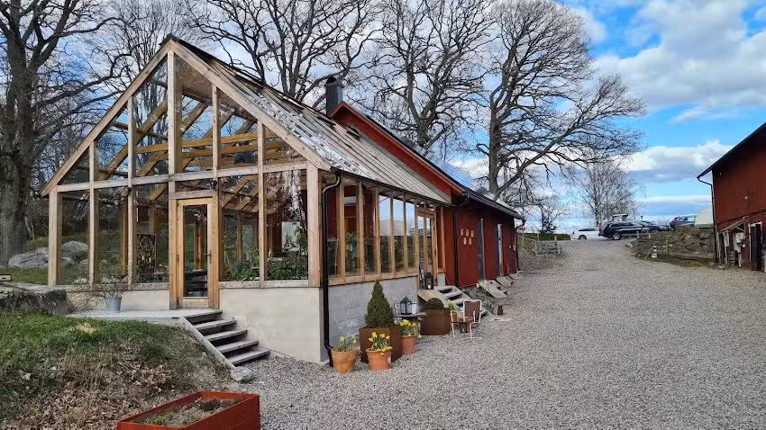 Lindeborg’s Organic Farm & Retreat