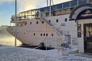 Mälardrottningen Yacht Hotel & Restaurant