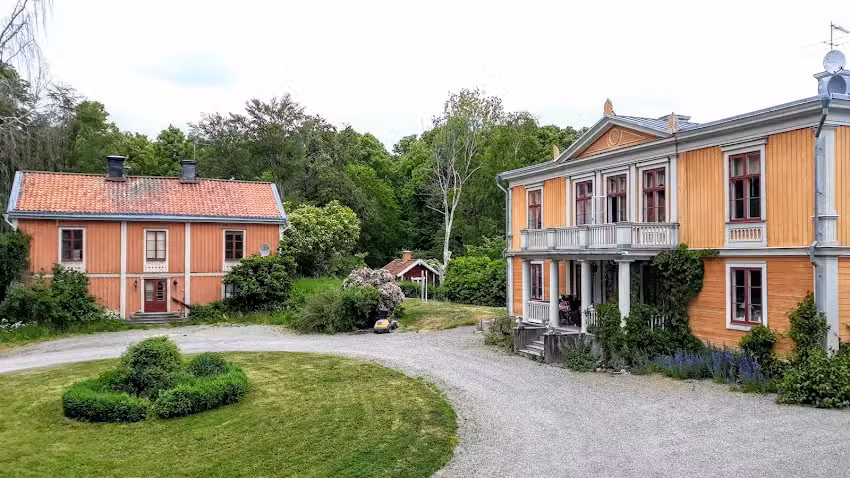 Mälby Säteri B&B