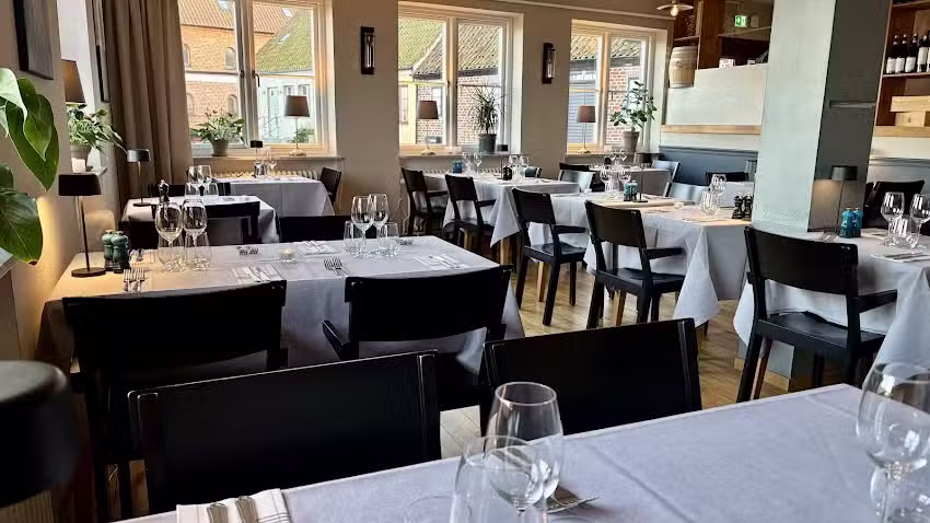 Maritim Hotel & Taverna