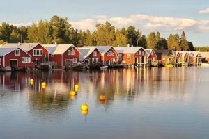 Camping in Middle Bay