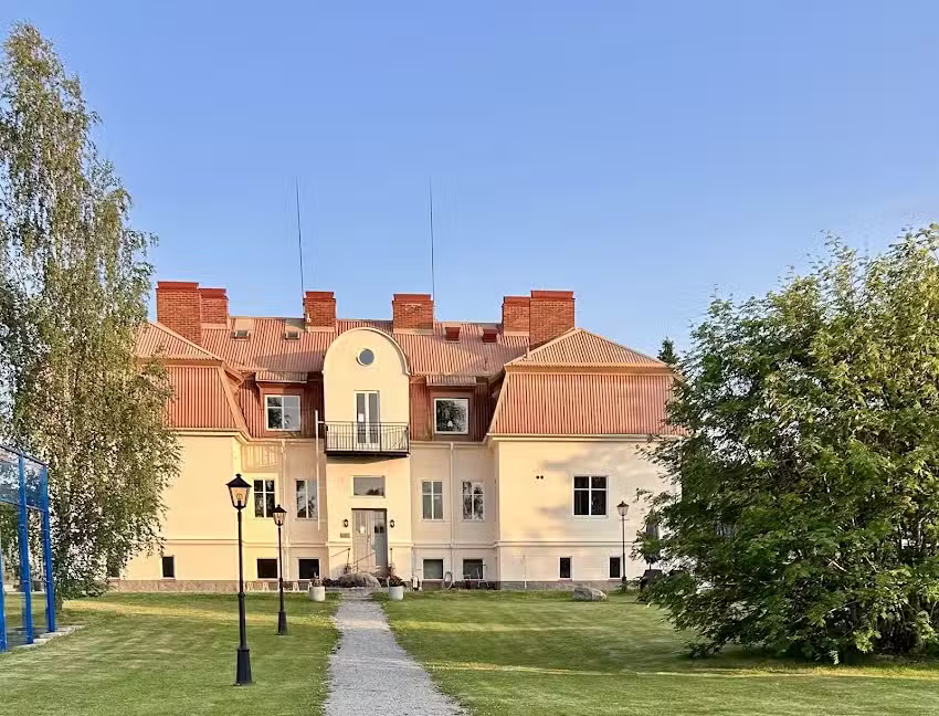 Norrfly Manor