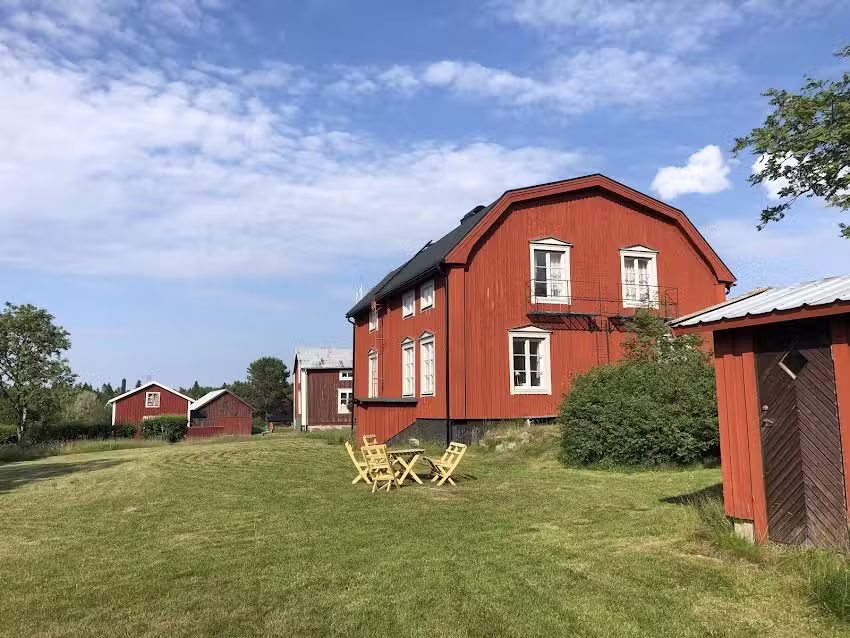 Prästgården Holmön – the hostel in the heart of the village