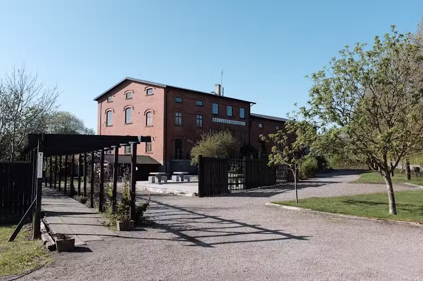 Ravlunda Bränneri Bed & Breakfast