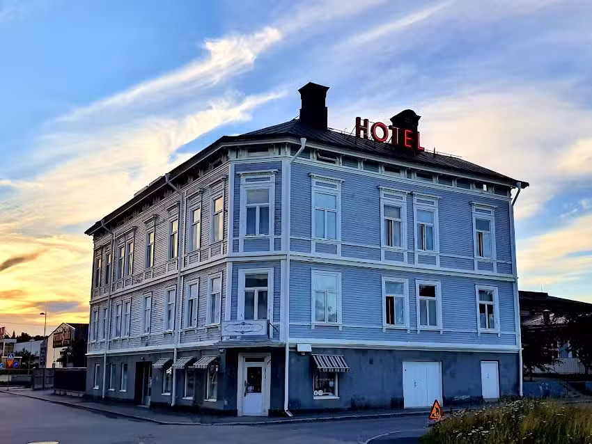 Royal Hotel