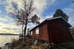 Småbodarna-sjøen hytte