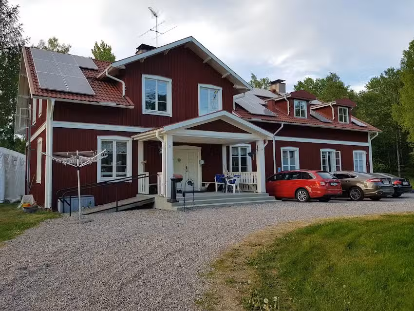 Solmyra 56 Gæstehus og loppemarked