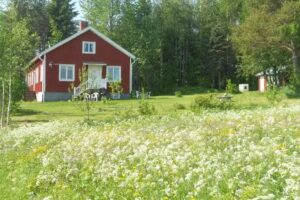 Stenmarks lantboende är numera nedlagt och används som privatbostad