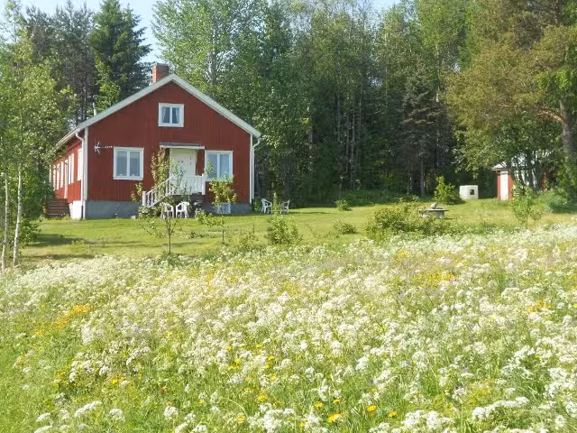 Stenmarks lantboende är numera nedlagt och används som privatbostad
