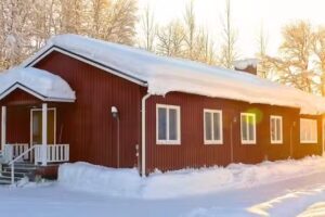 Stora Björnstugan i Laisvallby