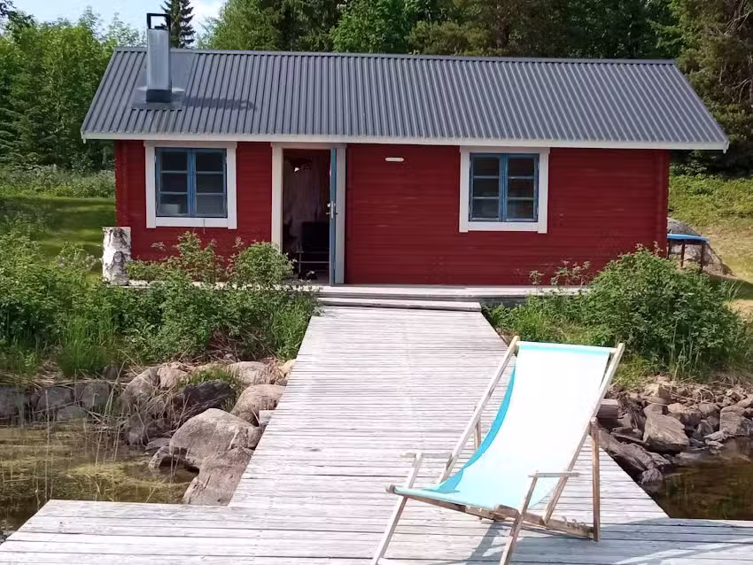 Svensk paradishage og innsjø