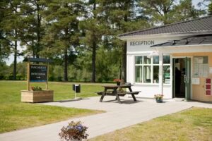 Tånga Heds Camping, Vandrarhem och Evenemang