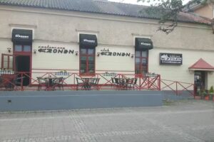 Wayne’s Saloon