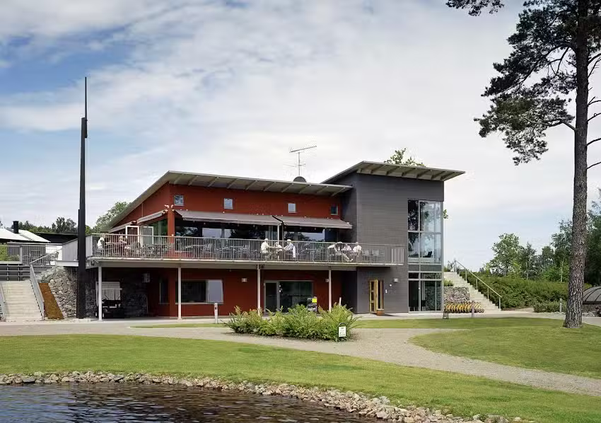 Woodlands Country Club