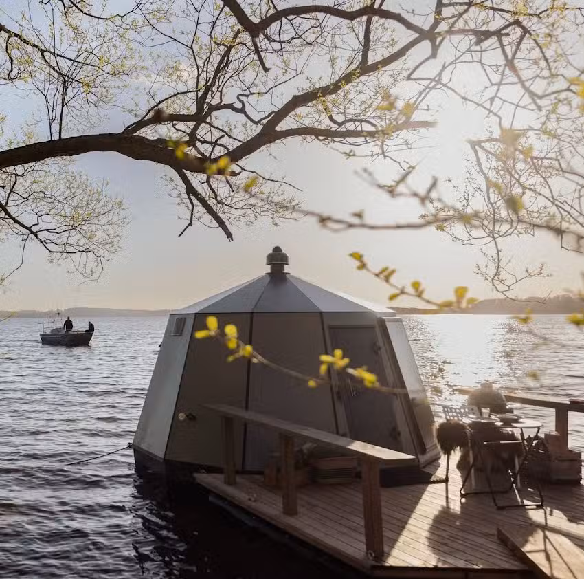 Yggdrasil Igloo Water Huts Skåne